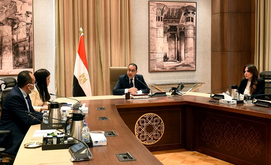 جانب من اجتماع رئيس الوزراء