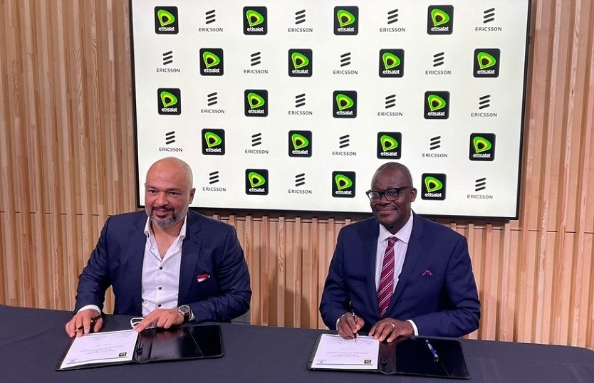 جانب من توقيع الاتفاقية