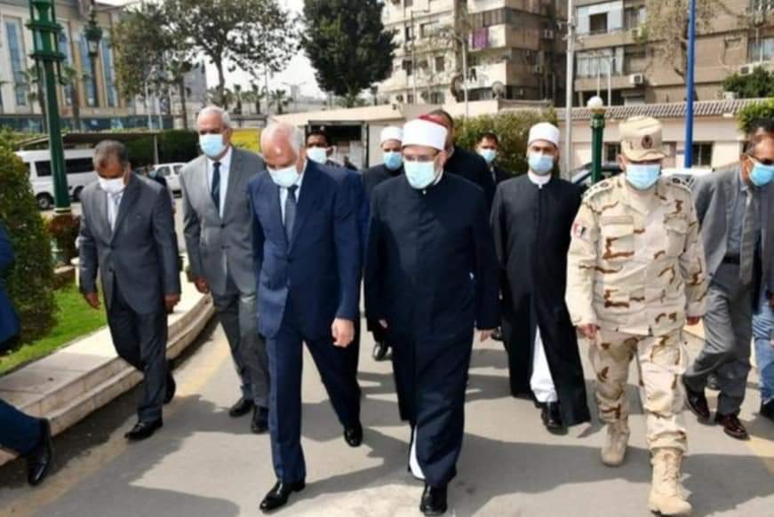 وزير الأوقاف ومحافظ الجيزة يشهدان توزيع 4 طن لحوم إطعام