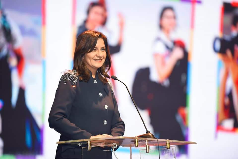 وزيرة الهجرة تحتفل بتخرج 300 طالب وحصولهم على جائزة «دوق إدنبرة»