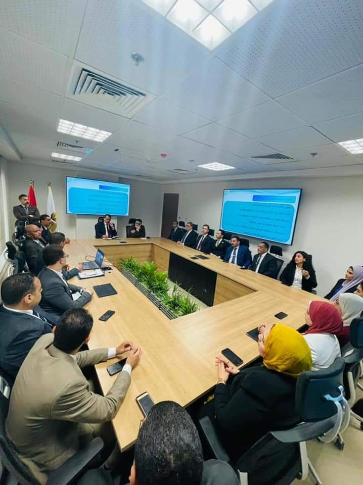 وزير المجالس النيابية يباشر عمله من مقر الوزارة الجديد بالعاصمة الإدارية