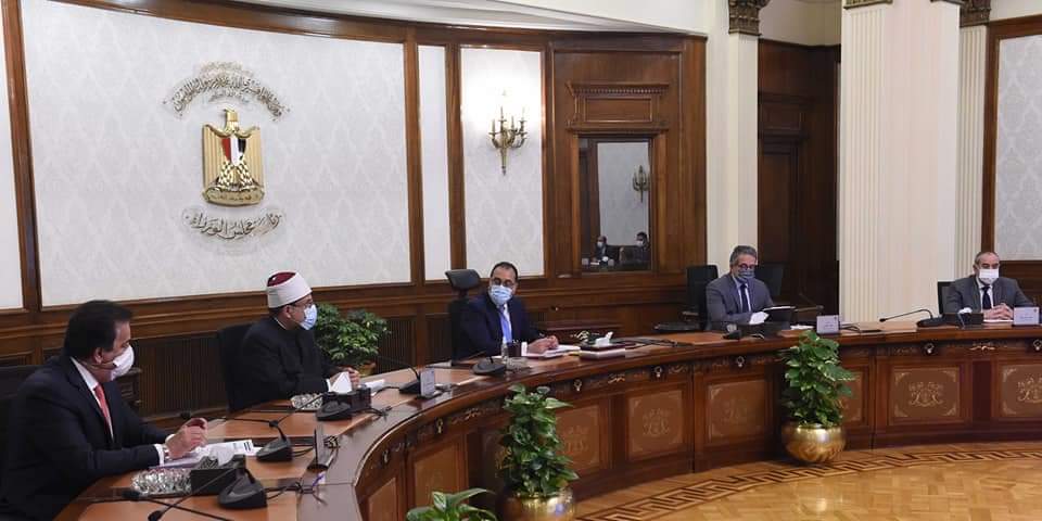 رئيس الوزراء: نحرص على تحقيق الضوابط بموسم الحج هذا العام