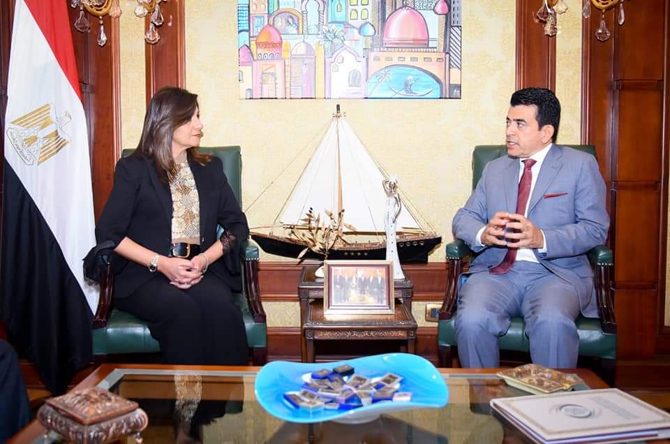 وزيرة الهجرة تلتقي مدير منظمة العالم الإسلامي للتربية والعلوم والثقافة