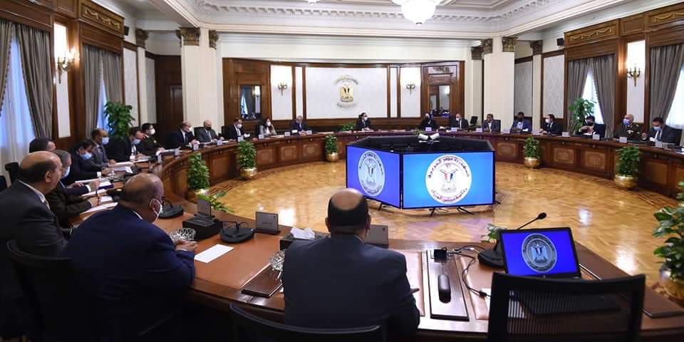 رئيس الوزراء يجتمع بكبار مُصنعي الحديد والصلب والأسمنت