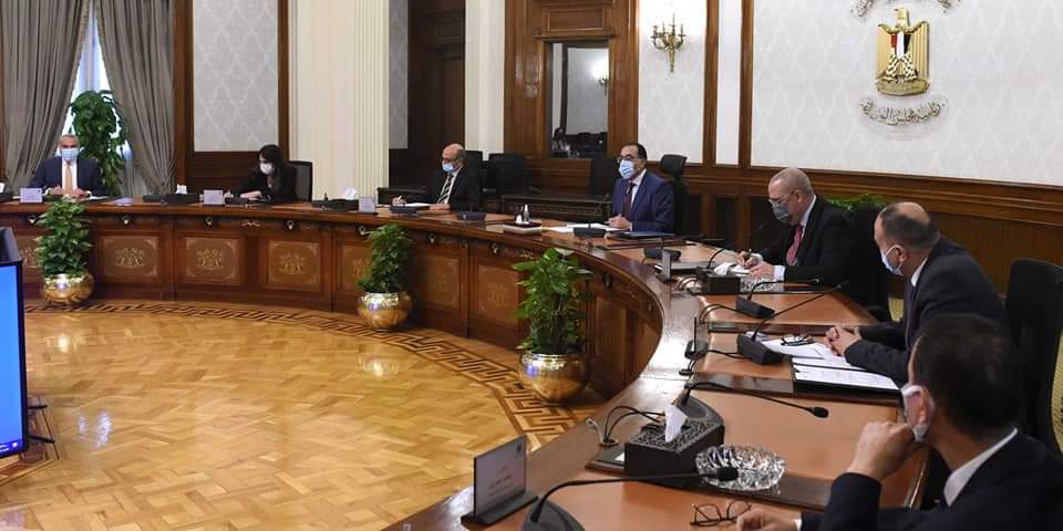 رئيس الوزراء يوجه بتشكيل مجموعة عمل لدراسة الدفع بقطاع التمويل