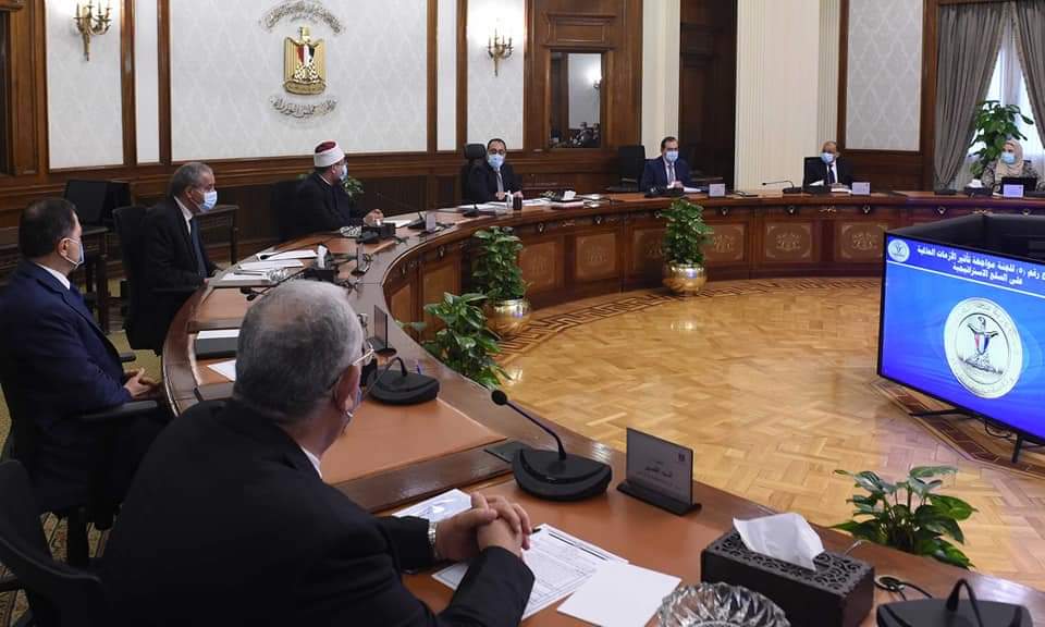 رئيس الوزراء يترأس اجتماع لجنة مواجهة تأثير الأزمة العالمية على السلع الاستراتيجية