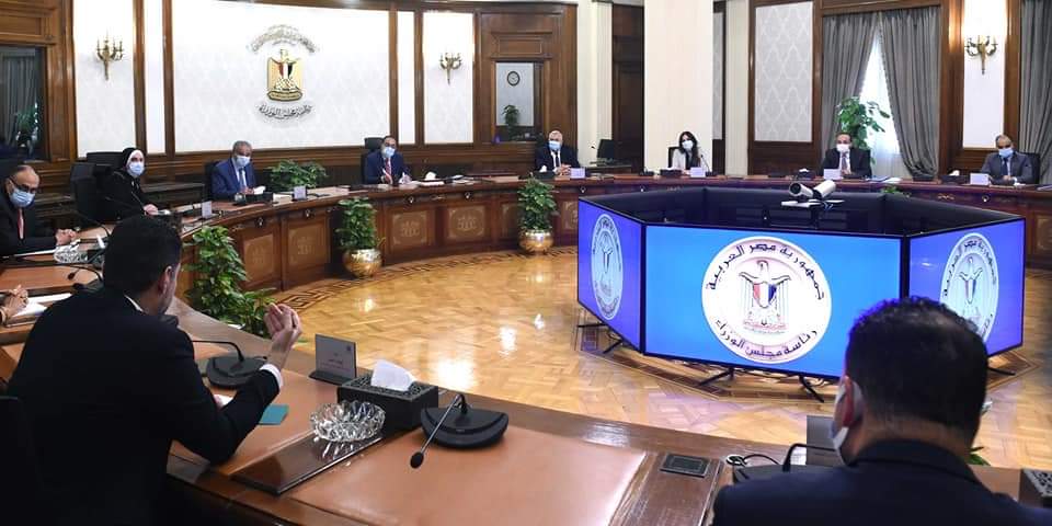 رئيس الوزراء يتابع جهود توفير السلع الاستراتيجية ومستلزمات الإنتاج