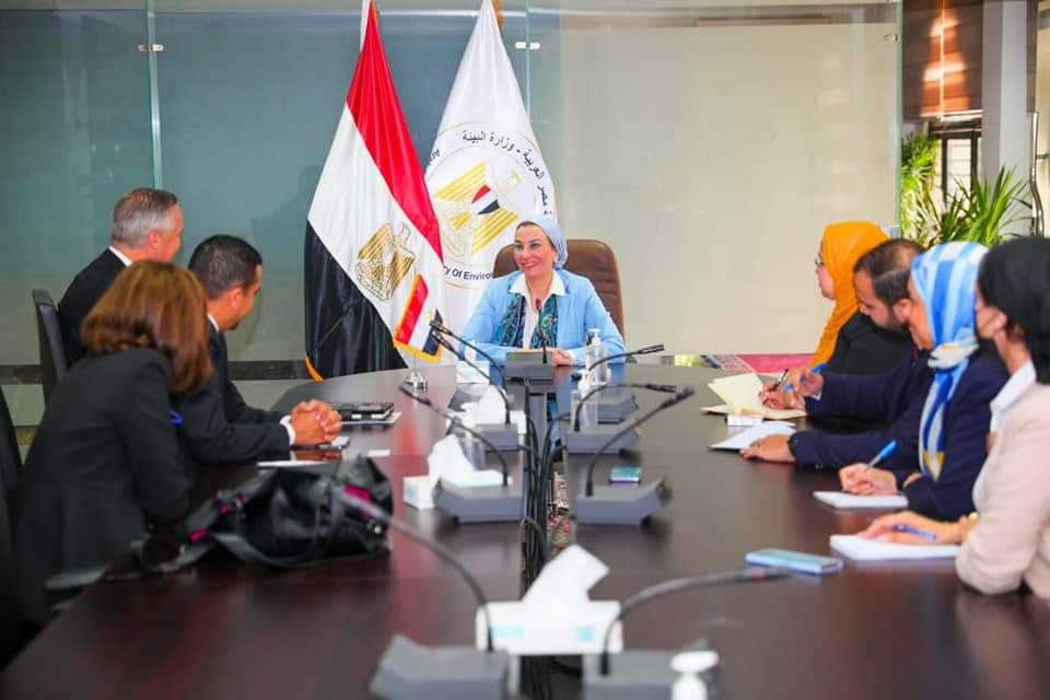 وزيرة البيئة تبحث التعاون المشترك مع مسئولي الغرفة الألمانية العربية
