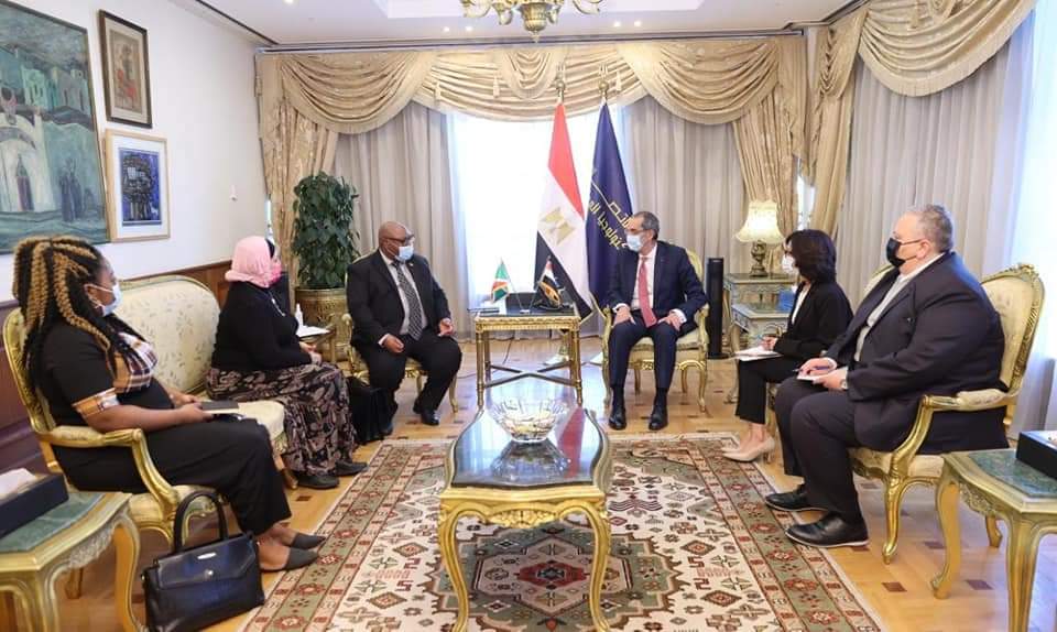 وزير الاتصالات يستقبل سفير بوروندى لبحث التعاون بمجال تكنولوجيا المعلومات