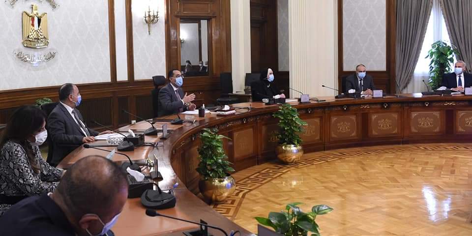 رئيس الوزراء يتابع موقف توفير مستلزمات الانتاج للصناعات المختلفة