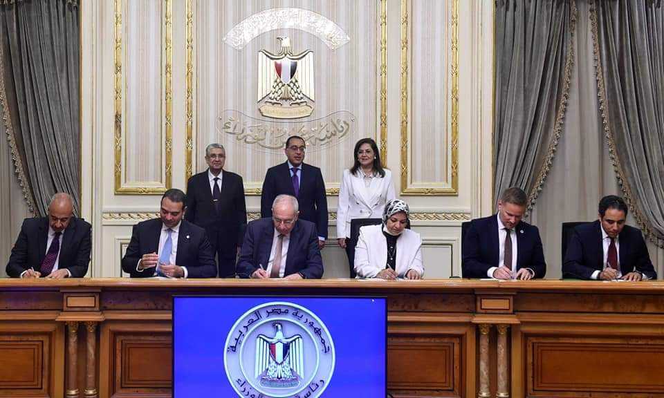 رئيس الوزراء يشهد توقيع مذكرة لإنتاج ٣٠٠ ألف طن أمونيا خضراء