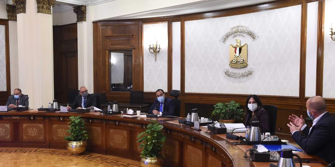 رئيس الوزراء:الدولة تعمل على جذب الاستثمارات بالمشروعات السياحية والتنموية