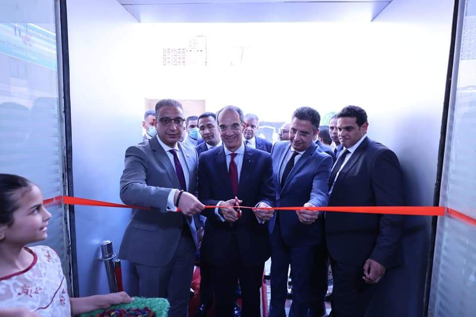 وزير الاتصالات يفتتح مكتب بريد «قلهانة» ويتفقد مشروع الألياف الضوئية