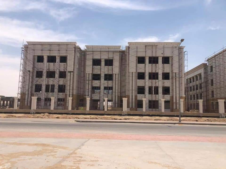 وزير التعليم العالي: 65% معدلات تنفيذ إنشاءات جامعة الإسماعيلية الأهلية
