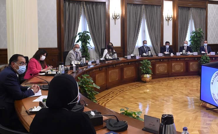 جانب من اجتماع رئيس الوزراء