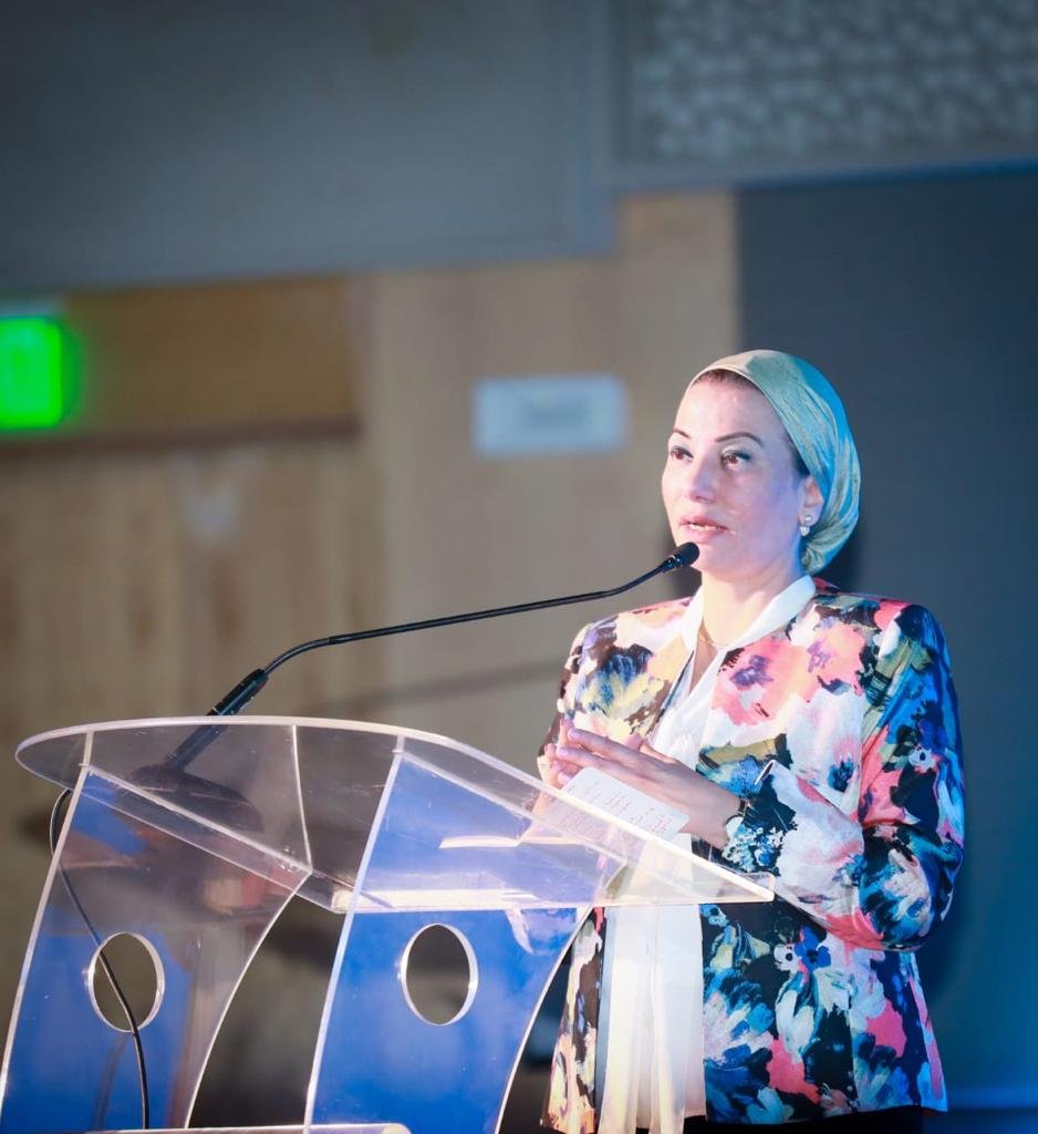 وزيرة البيئة