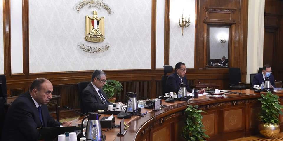 رئيس الوزراء يتابع خطط استخراج خام الفوسفات وتعظيم الإنتاج