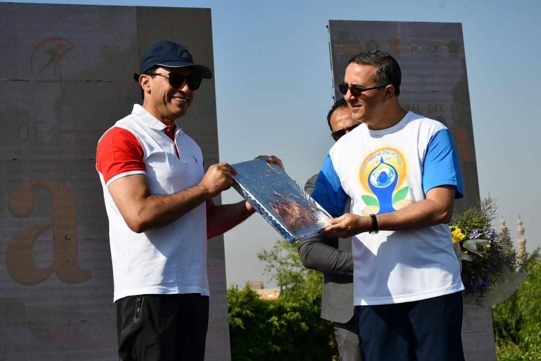 وزير الرياضة يشارك فى احتفال سفارة الهند باليوم العالمي لليوجا