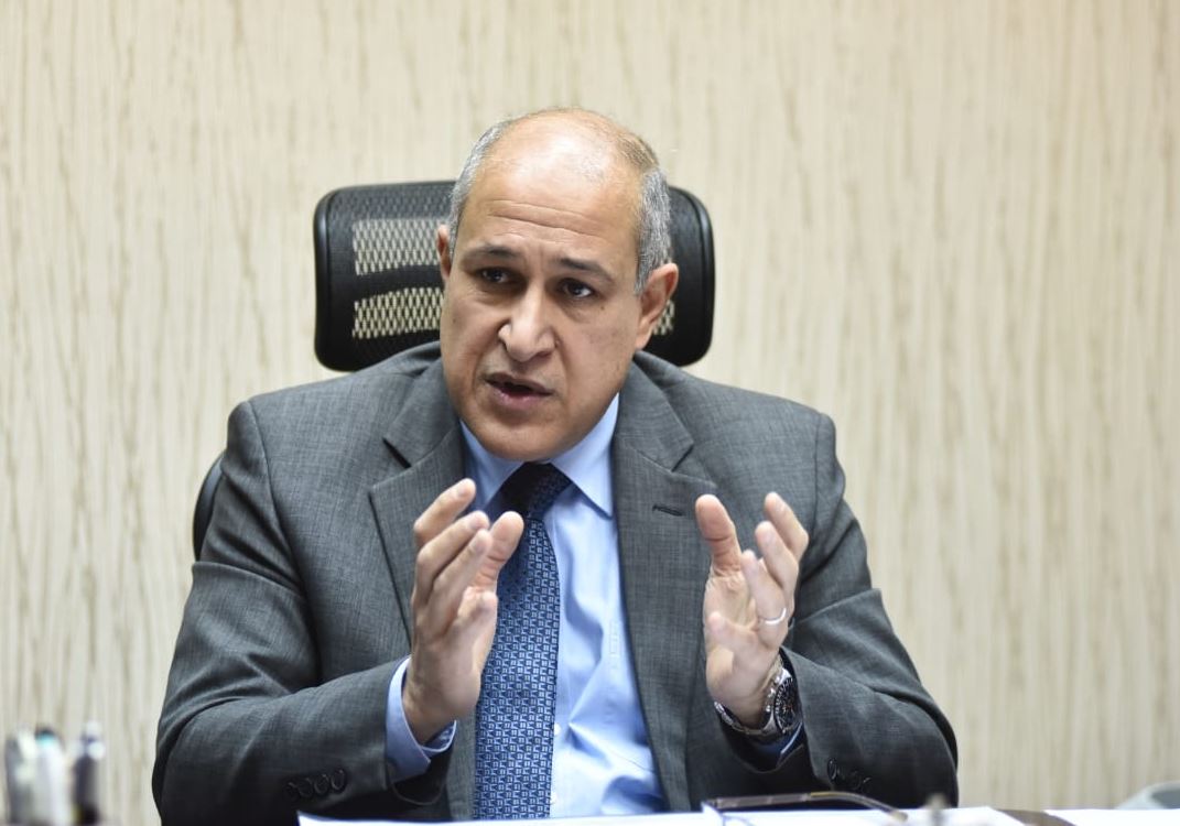 اللواء عمر إسماعيل رئيس هيئة الموانئ البرية والجافة