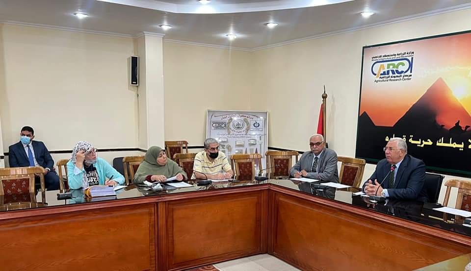 وزير الزراعة يوجه بزيادة «التقاوي المعتمدة» وتوفيرها للمزارعين بأسعار مخفضة