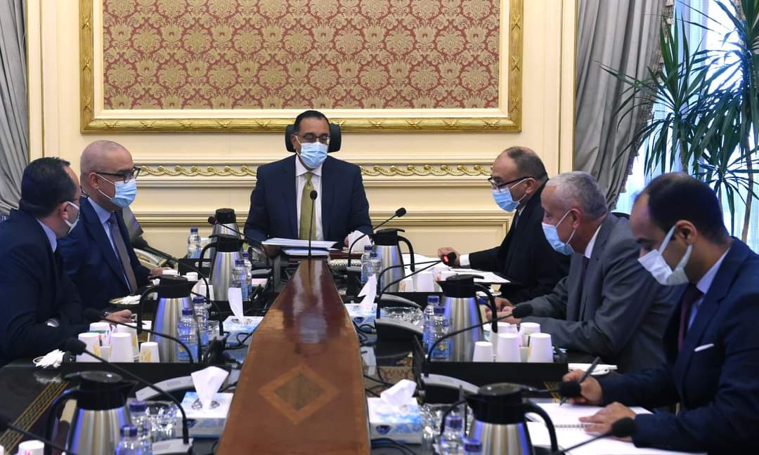 رئيس الوزراء يتابع أعمال تطوير الطريق الدولي الساحلي