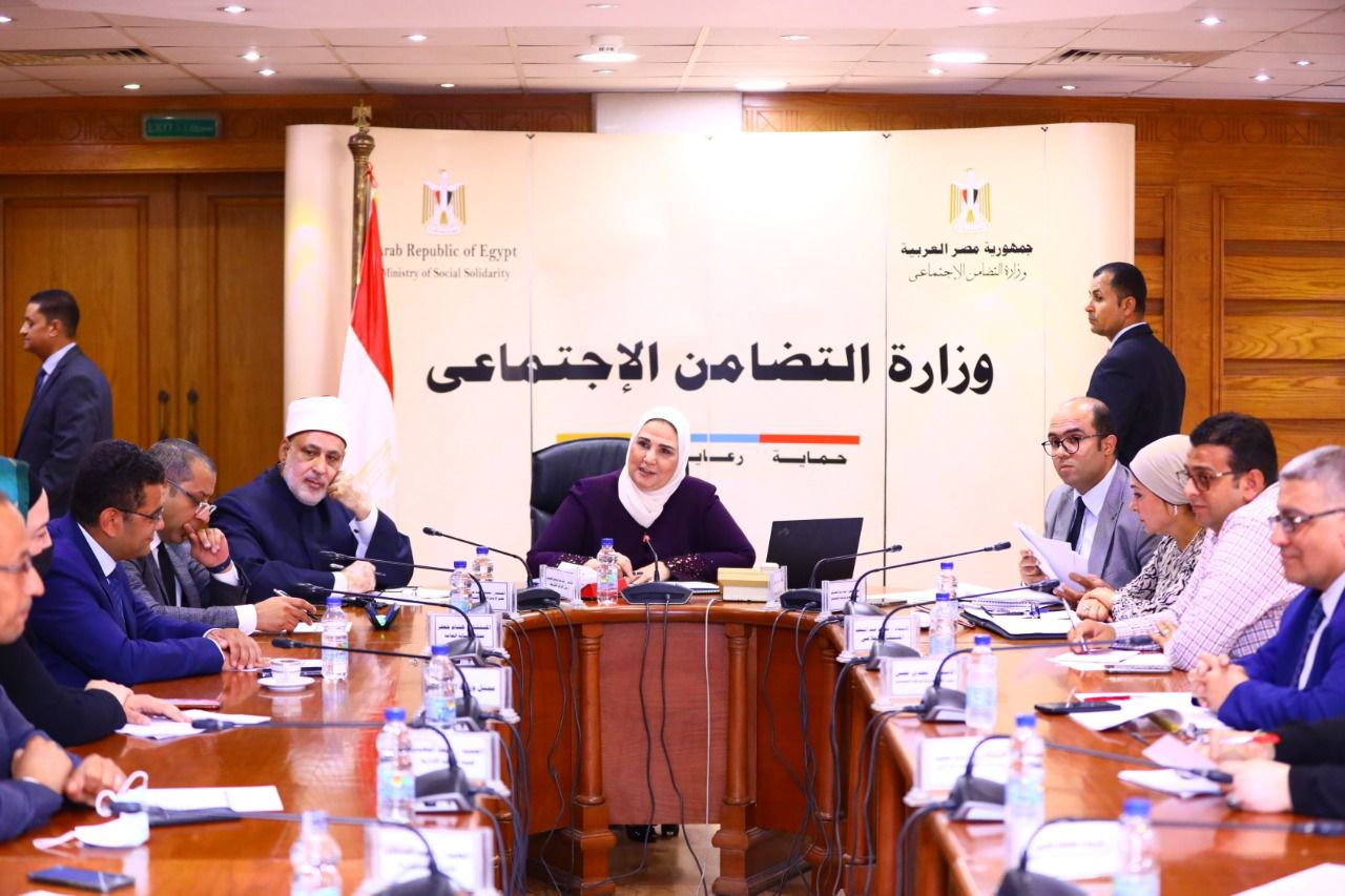 وزيرة التضامن الاجتماعي تترأس اجتماع لجنة مؤسسات الدور الحرجة 