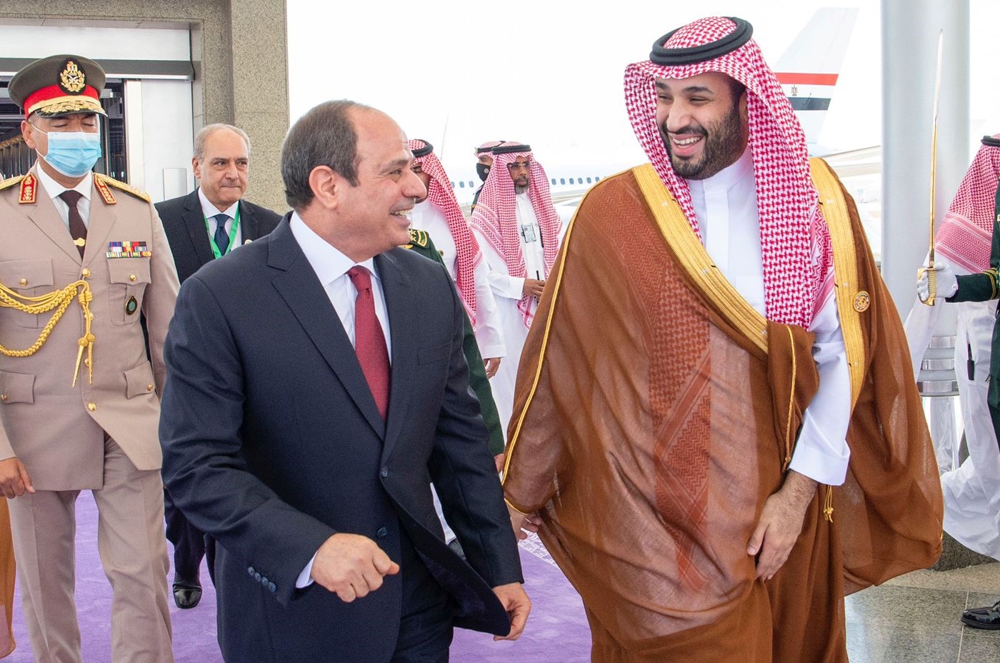 استقبال ولي العهد السعودي للرئيس المصري عبد الفتاح السيسي