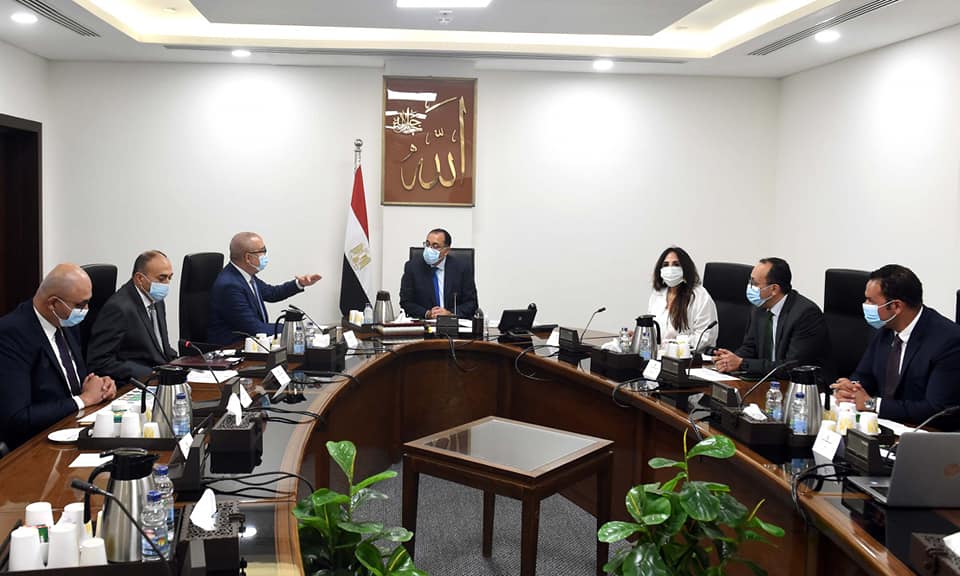 صورة من اجتماع وزير التنمية المحلية