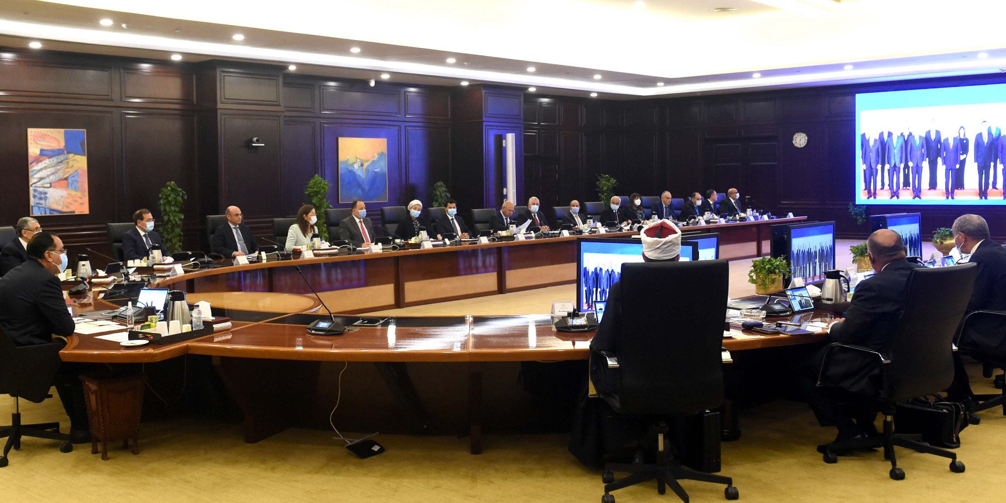 مجلس الوزراء يستعرض استراتيجية الحد من استخدام الأكياس البلاستيكية