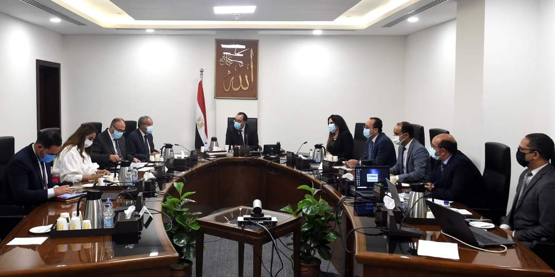 رئيس الوزراء يتابع موقف احتياطي السلع وزراعة المحاصيل لتحقيق الأمن الغذائي