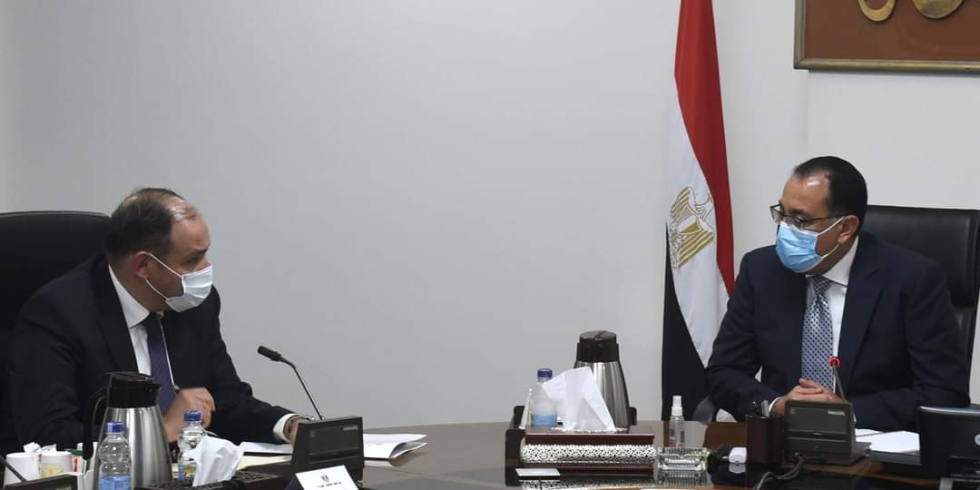 رئيس الوزراء: قطاع الصناعة يحظى باهتمام ومتابعة دورية من الرئيس