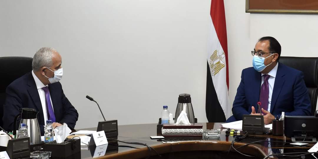 رئيس الوزراء يؤكد مواصلة العمل على تنفيذ خطط تطوير التعليم