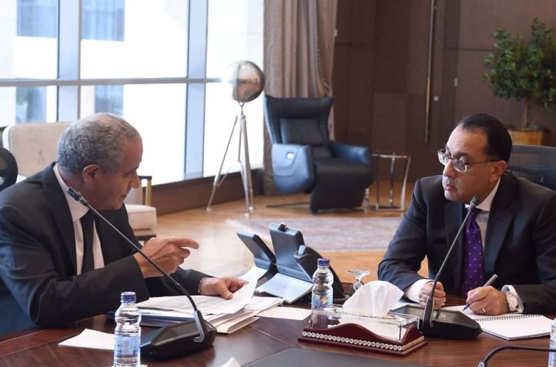 رئيس الوزراء يتابع موقف الأرصدة الاستراتيجية من السلع الأساسية