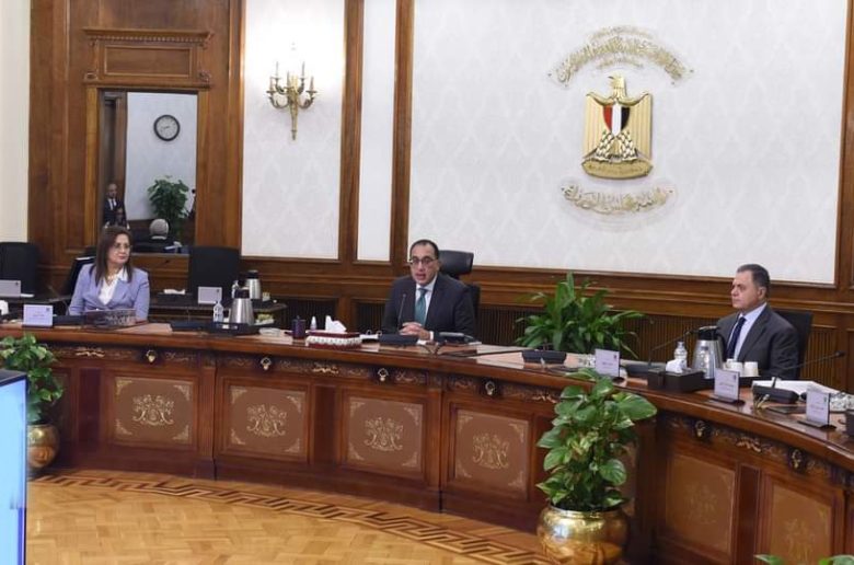 رئيس الوزراء يترأس الاجتماع الأول للجنة العليا لصناعة السيارات