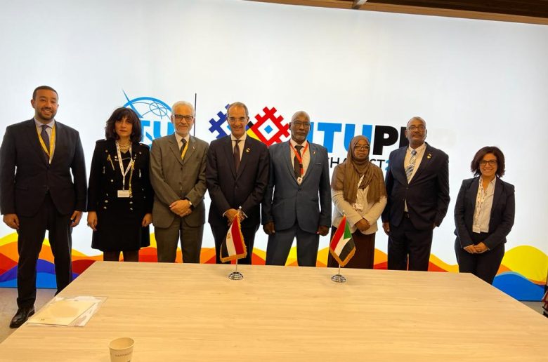 جانب من مقابلات وزير الاتصالات