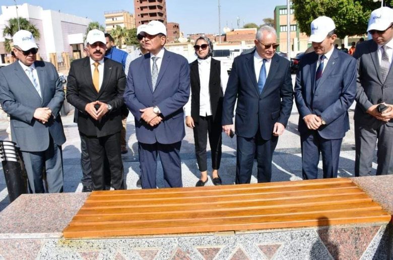 وزير التنمية المحلية يتفقد عدد من المشروعات المنفذة والجارية بأسوان