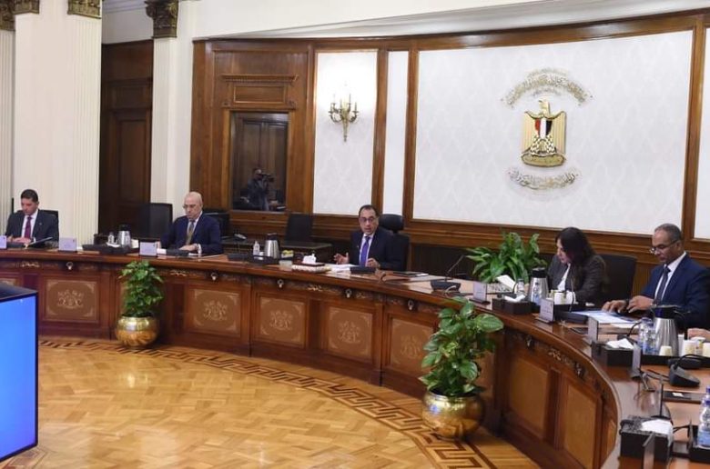 رئيس الوزراء يبحث سبل توطين صناعة الطلمبات مع إحدى الشركات