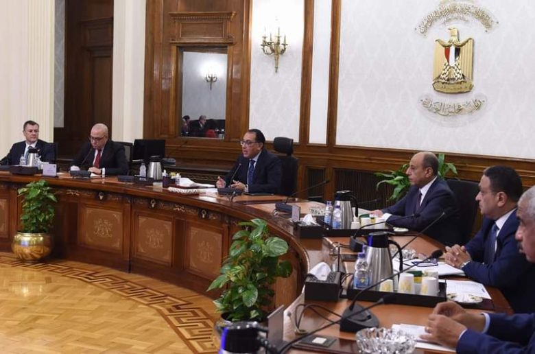 رئيس الوزراء يستعرض مقترحات تطوير صناعة السياحة مع المطورين والمستثمرين السياحيين