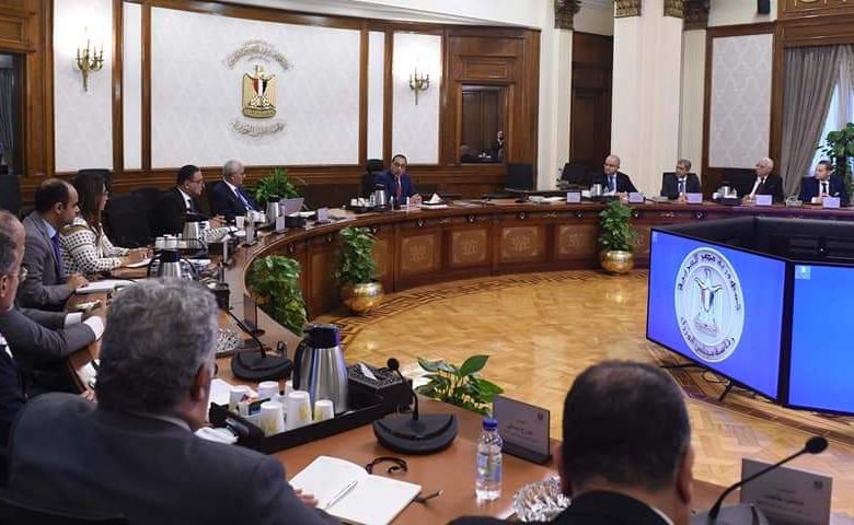 رئيس الوزراء يستعرض خطة النهوض بالتعليم الفني والحرفي والتوسع فيه