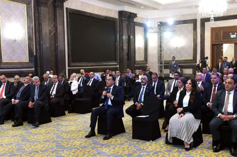 رئيس الوزراء يطرح إمكانية الشراكة مع القطاع الخاص بمجال إدارة المستشفيات