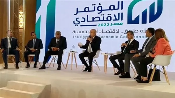 وزير الاسكان خلال الجلسة