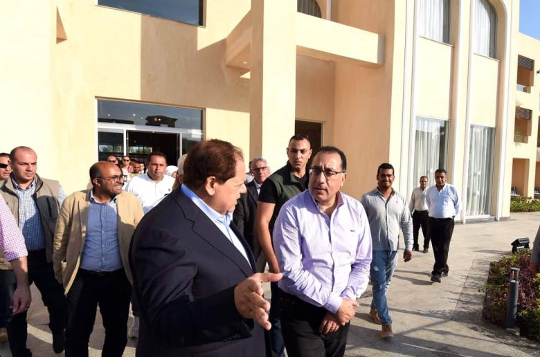 رئيس الوزراء يتفقد عددا من المشروعات الفندقية بشرم الشيخ