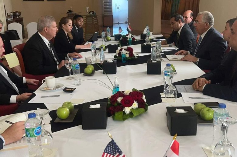 وزير الزراعة يبحث مع نظيره الأمريكي التعاون في مجال التعاونيات والصادرات الزراعية
