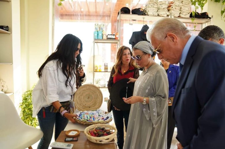 وزيرة البيئة ومحافظ جنوب سيناء يفتتحان معرض لمنتجات القائمة الخضراء بشرم الشيخ