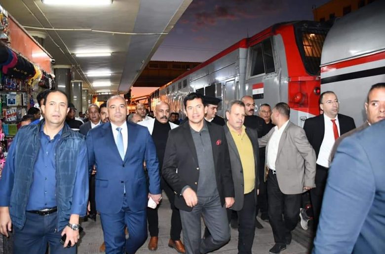 وزير الشباب يودع المشاركين في أولى أفواج قطار الشباب المتجه إلى الأقصر وأسوان