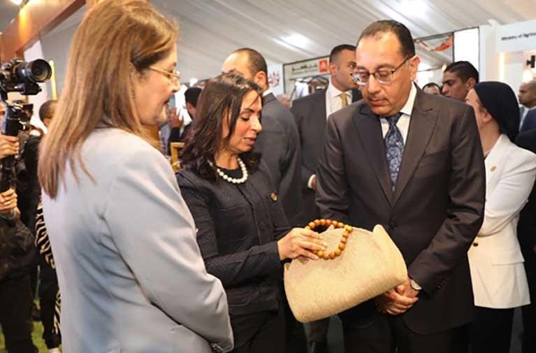 جانب من الجولة التفقدية لرئيس الوزراء