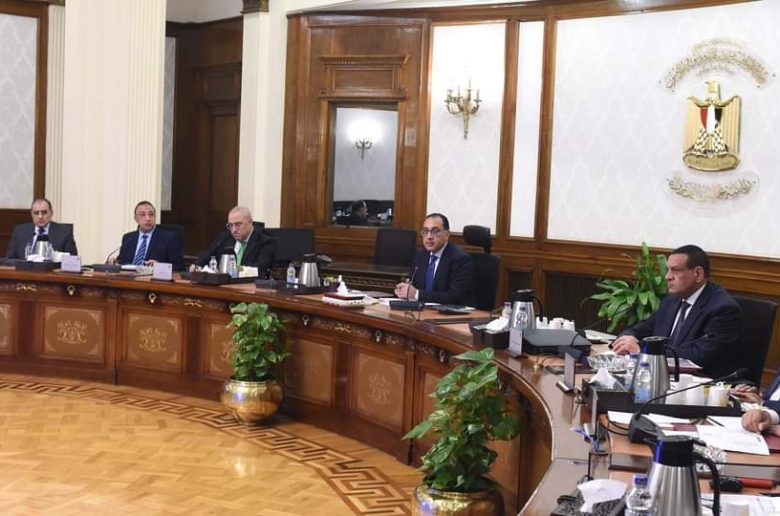 رئيس الوزراء يتابع مشروعات تطوير المناطق العشوائية بالإسكندرية ومطروح