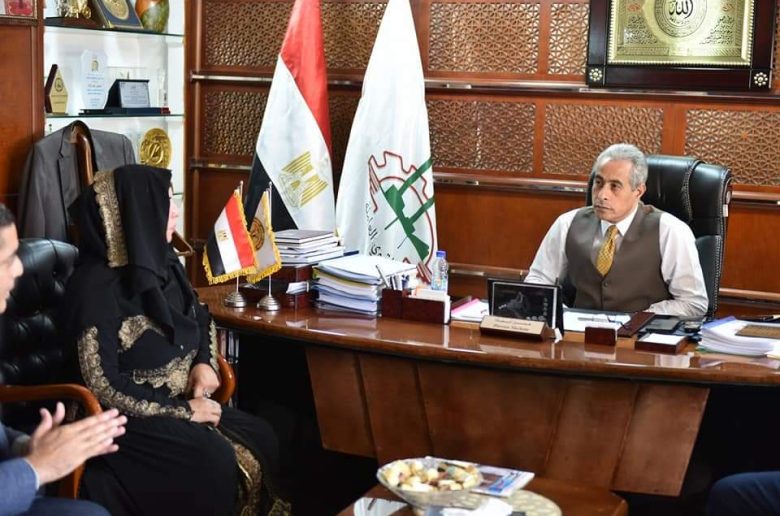 وزير القوى العاملة: توفير عربة متنقلة لتدريب «بدويات سانت كاترين» على المشغولات اليدوية