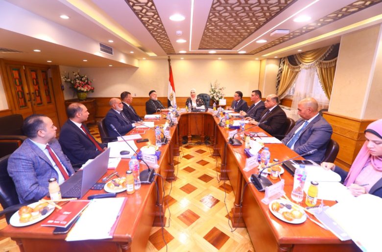 وزيرة التضامن تناقش استعدادات حج الجمعيات الأهلية للموسم القادم