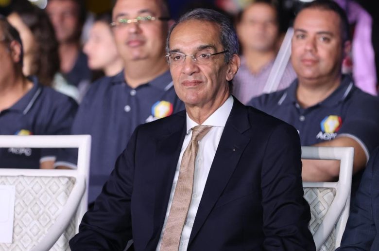 الدكتور عمرو طلعت وزير الاتصالات